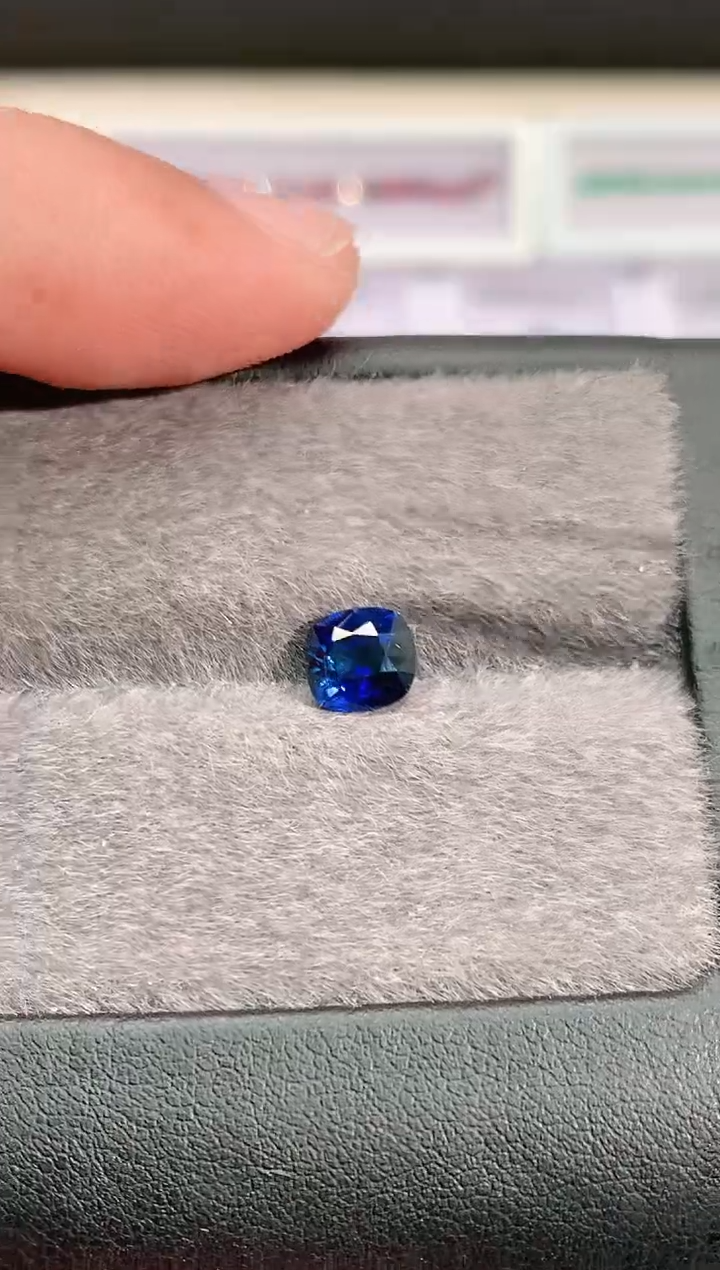 裸石蓝宝石1.54-天然皇家蓝蓝宝石