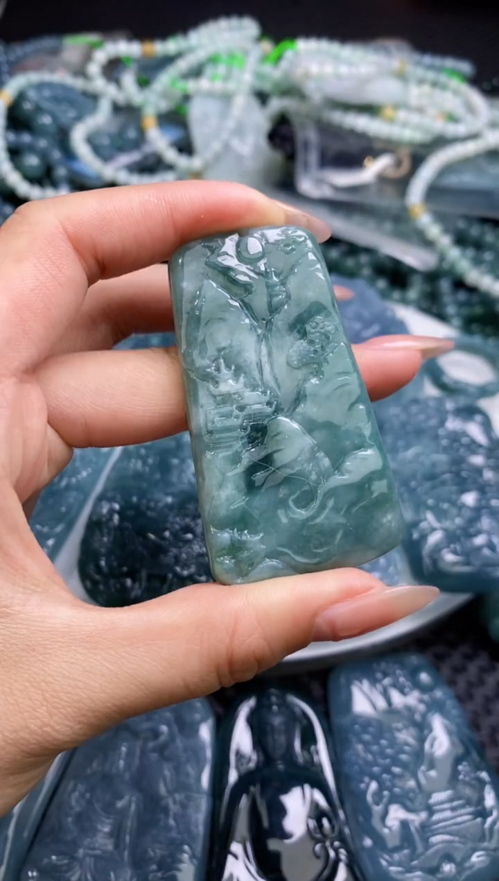 【闪购商品】翡翠颈饰未镶嵌           