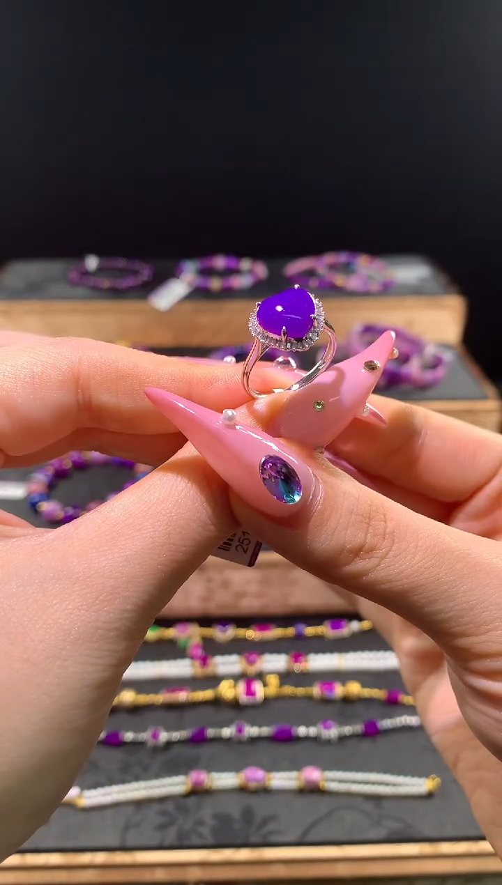 苏纪石（舒俱来）18K金镶嵌，戒指