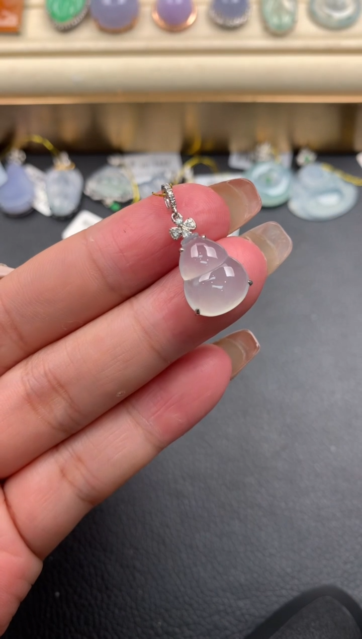 【闪购商品】翡翠颈饰18K金镶嵌Q117     