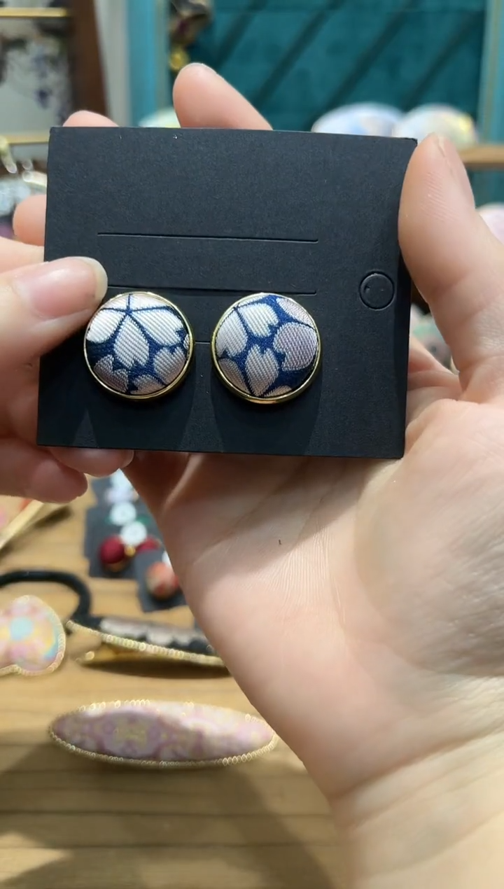 【闪购商品】【一物一拍专车】竹报平安花朵位大耳钉一对