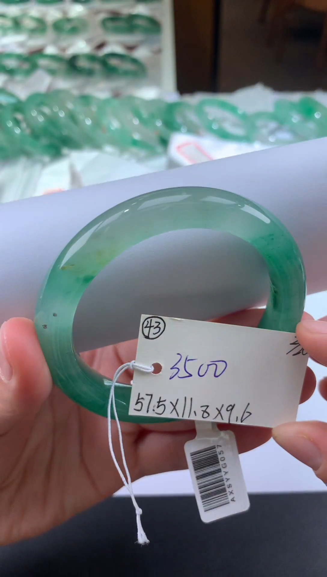 【闪购商品】石英质玉手镯未镶嵌拍下联系小耳机看购买须知！！！