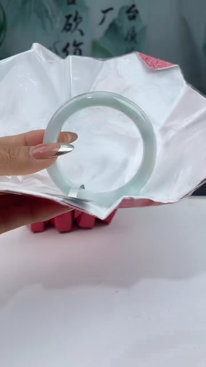 【闪购商品】翡翠手镯未镶嵌13翡翠手镯（微瑕）