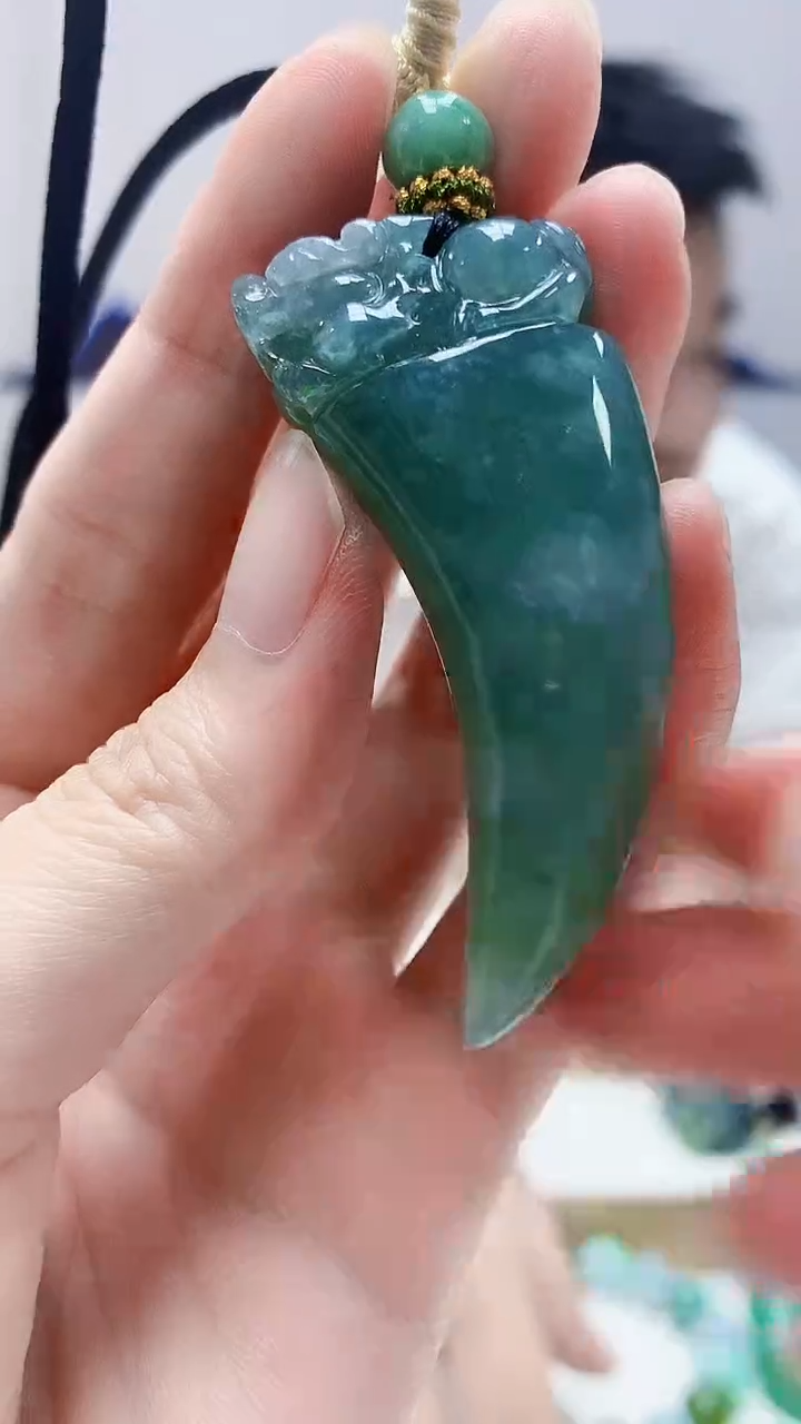 未镶嵌定制翡翠5028zm-毛货挂件龙牙115