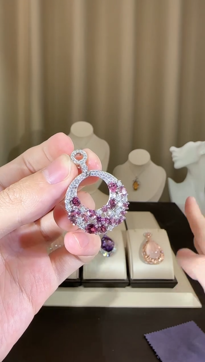 【闪购商品】石榴石颈饰银S925镶嵌设计款
