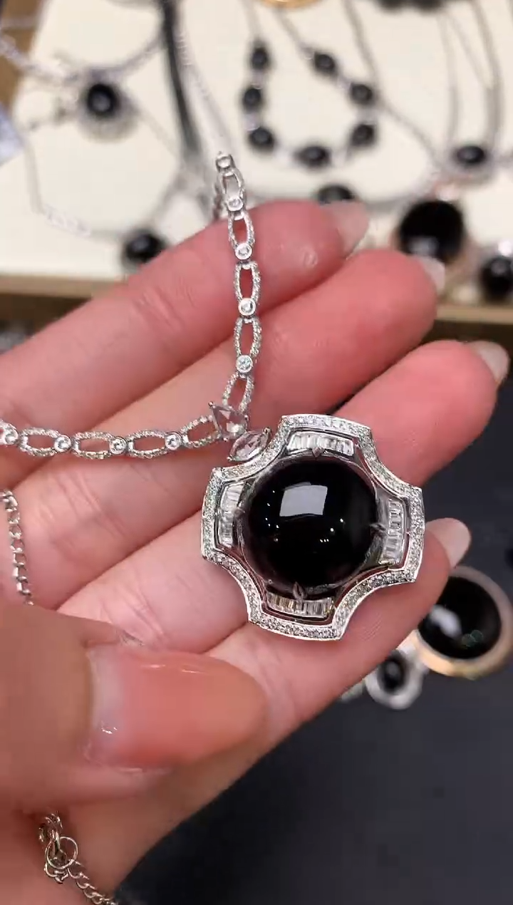 【闪购商品】翡翠颈饰18K金镶嵌134-蛋面套链