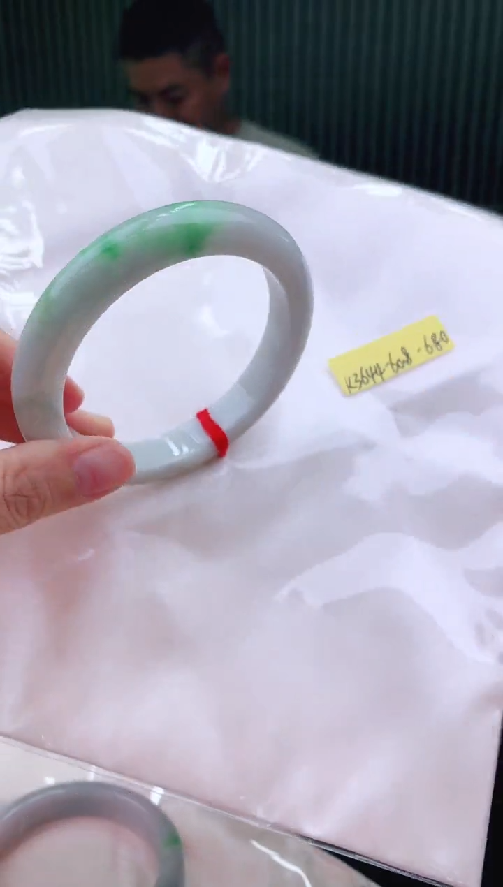 未镶嵌手镯翡翠60+