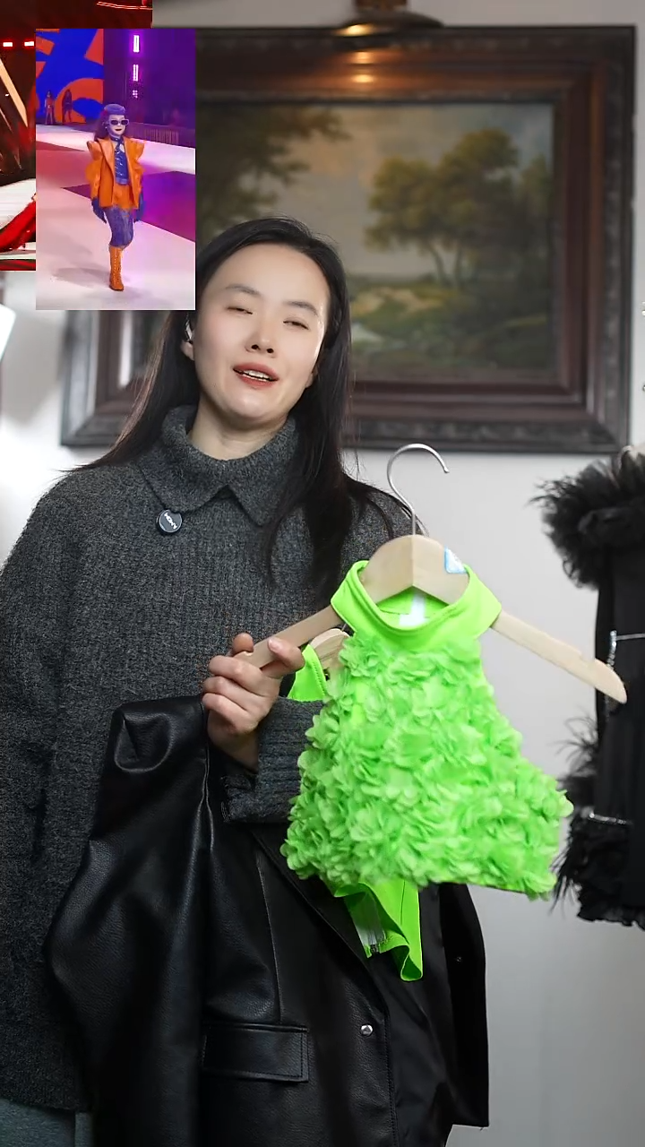 120绿挂脖加花艺桐轩儿童礼服