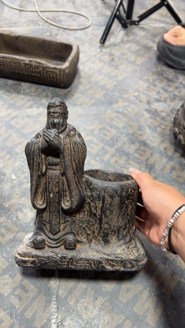 陶土【火山泥】孔子笔筒
