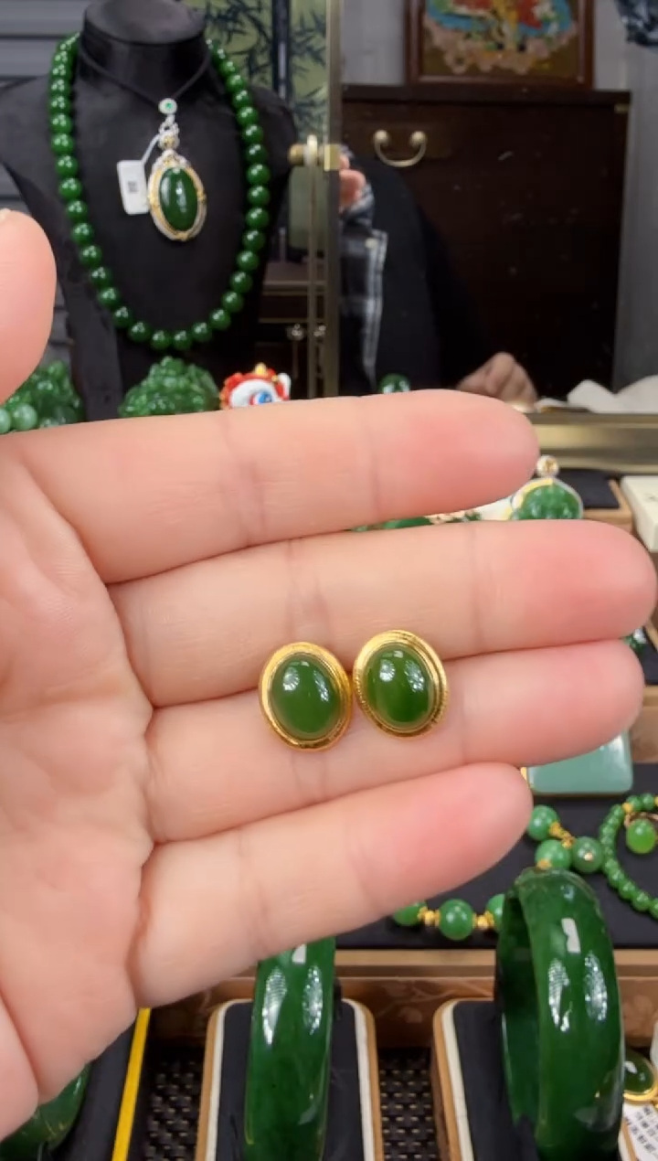 【闪购商品】和田玉（碧玉）耳饰18K金镶嵌  