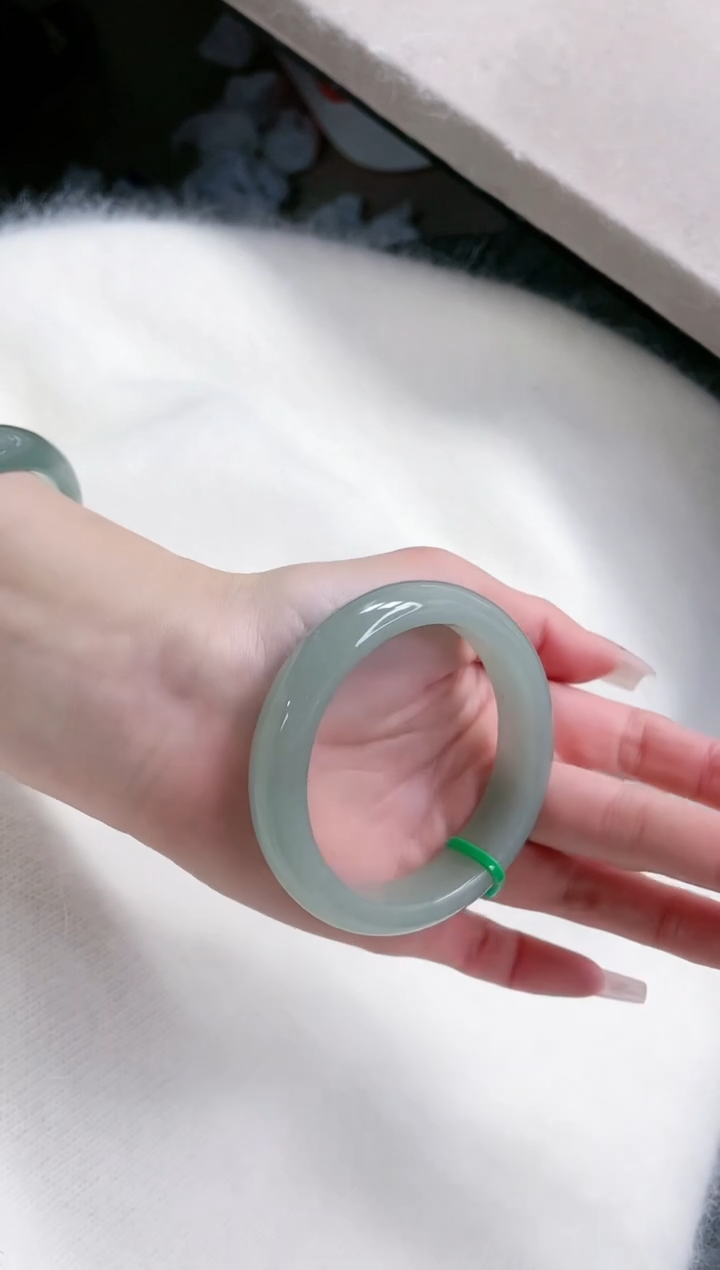 【闪购商品】石英质玉手镯未镶嵌12T265-56