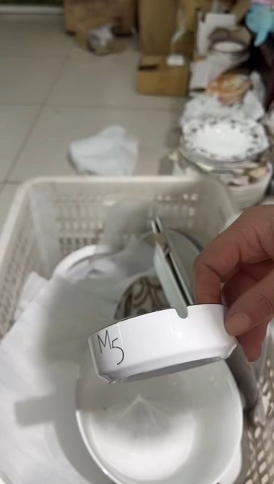 瓷隆达骨瓷烟灰缸