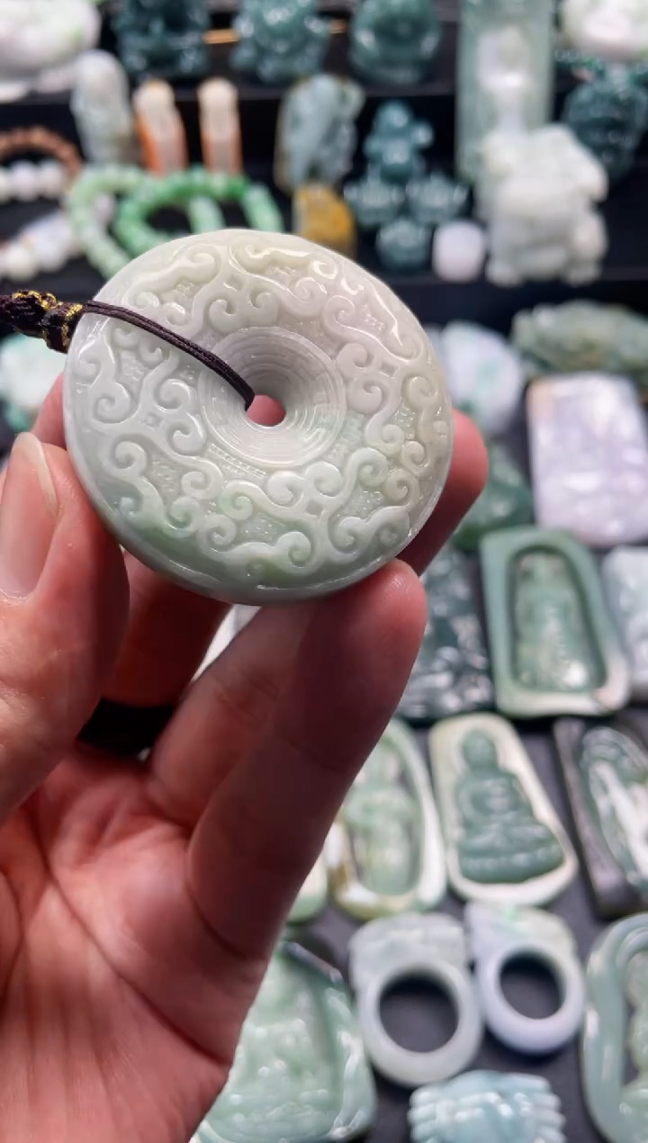 颈饰未镶嵌翡翠11  天然翡翠a货  仿古平安扣