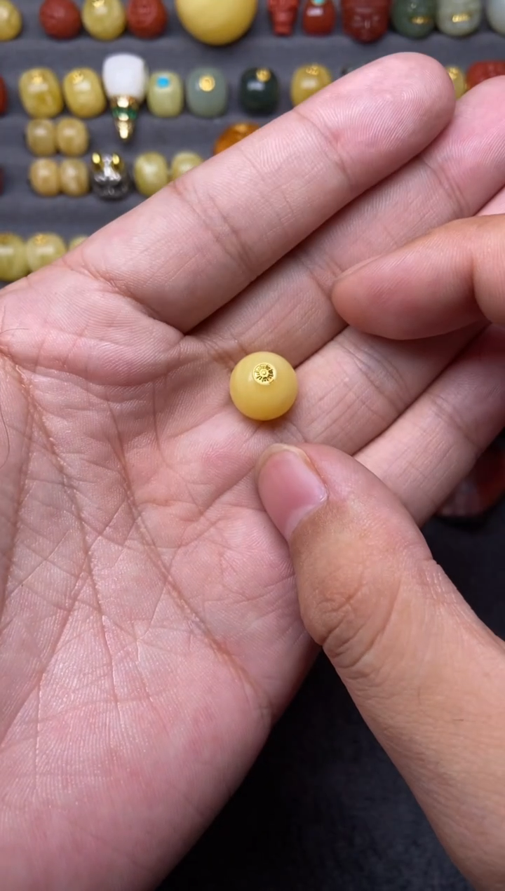 蜜蜡22K金镶嵌珠宝奇石11mm