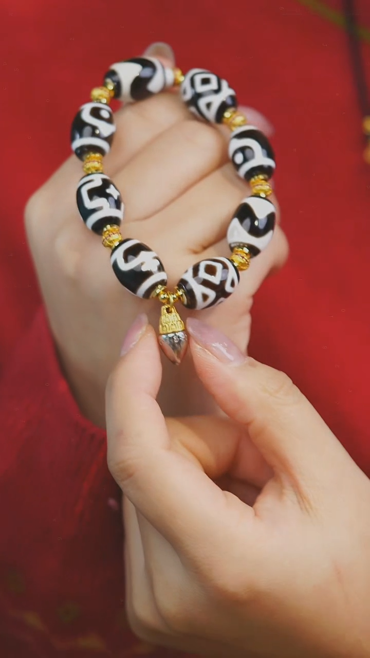 【闪购商品】玛瑙/玉髓手串未镶嵌多样性发其一