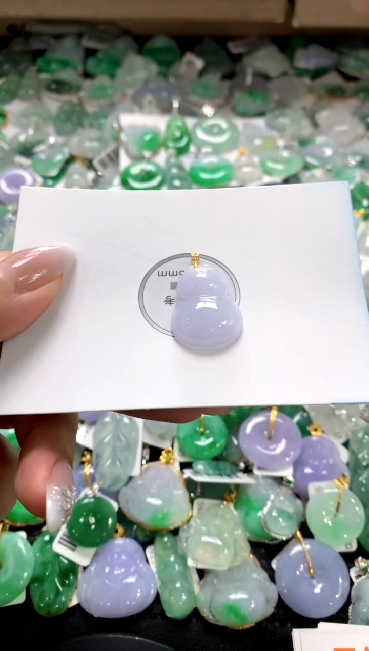 颈饰18K金镶嵌翡翠1111111111111111