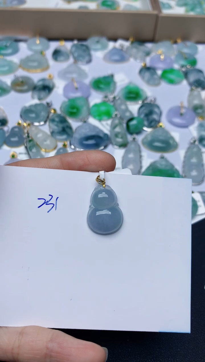 【闪购商品】翡翠颈饰18K金镶嵌天然翡翠A货   