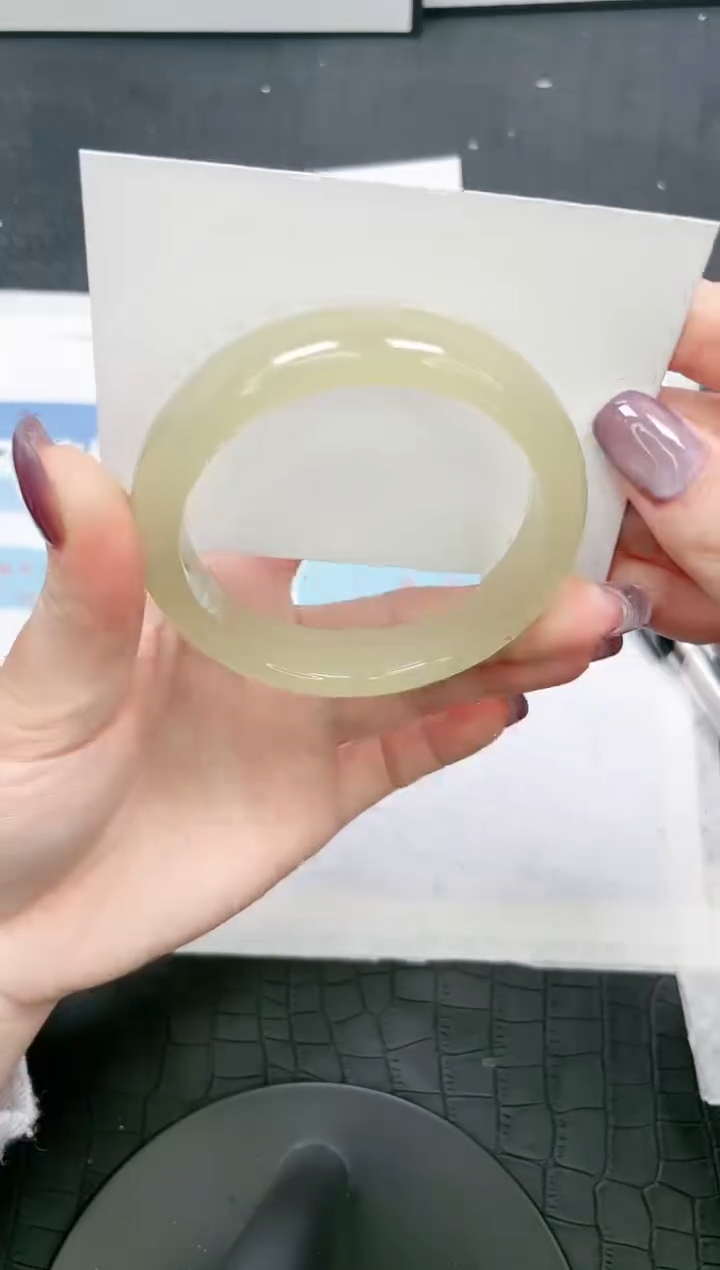 【闪购商品】石英质玉手镯未镶嵌250-56.6