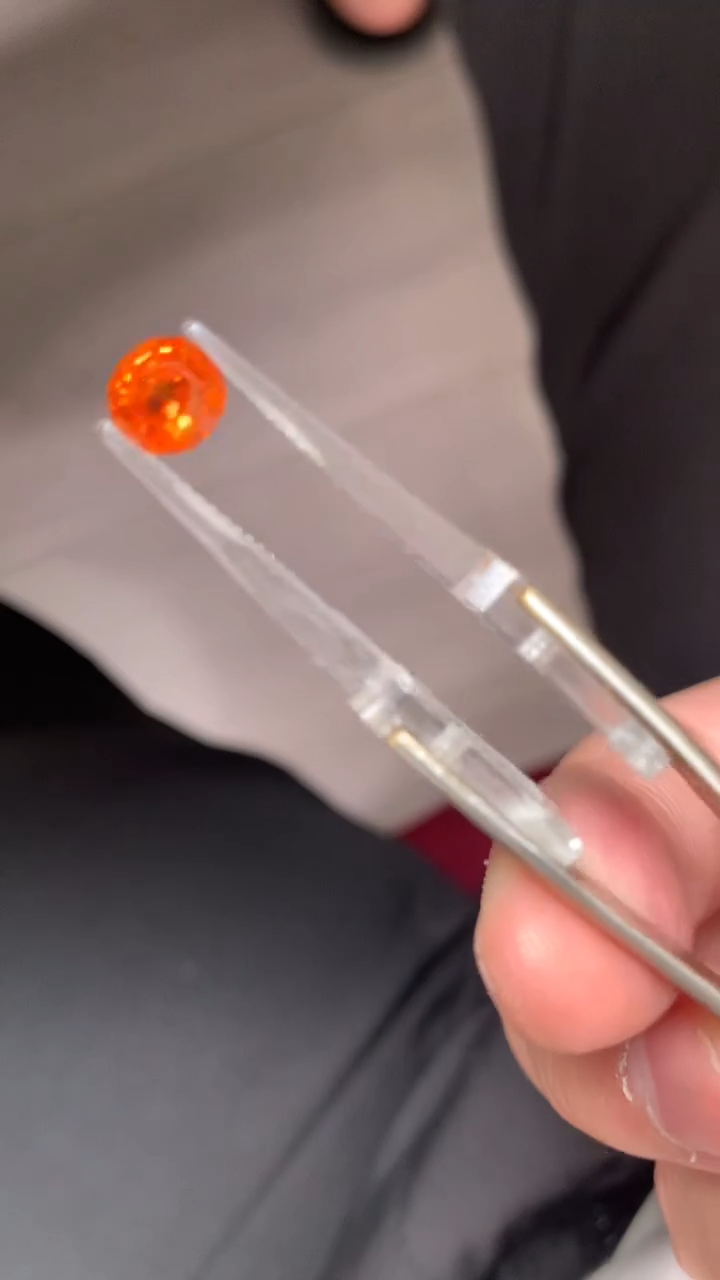 【闪购商品】石榴石（芬达石）裸石未镶嵌1粒