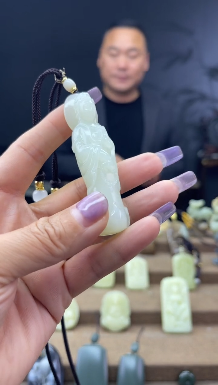 颈饰未镶嵌和田玉1