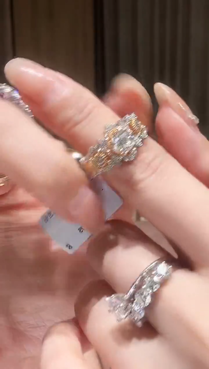 18K金镶嵌戒指钻石1克拉主钻三生石