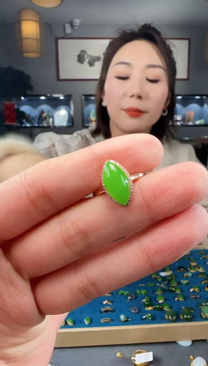 【闪购商品】和田玉戒指18K金镶嵌1