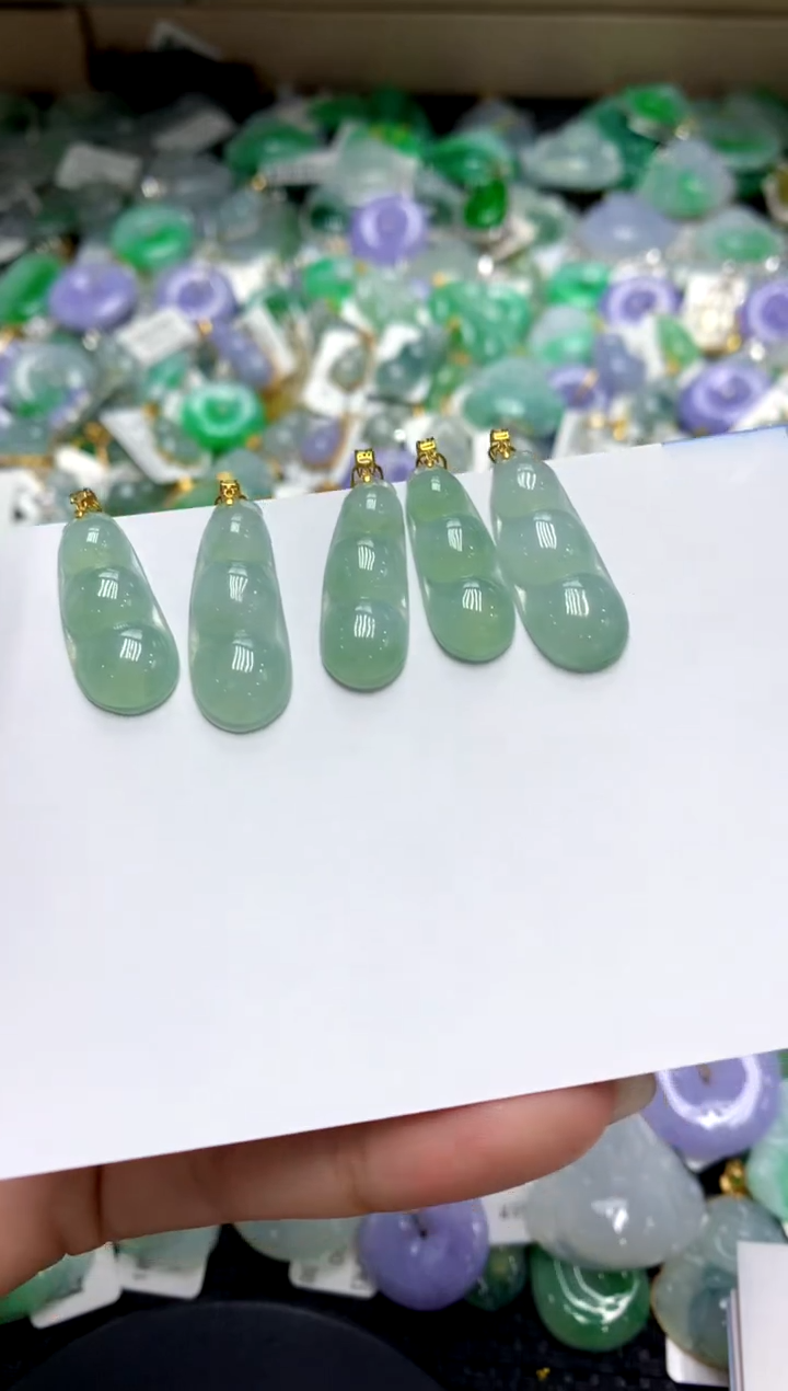 【闪购商品】翡翠颈饰18K金镶嵌11111111（多样性发其一）