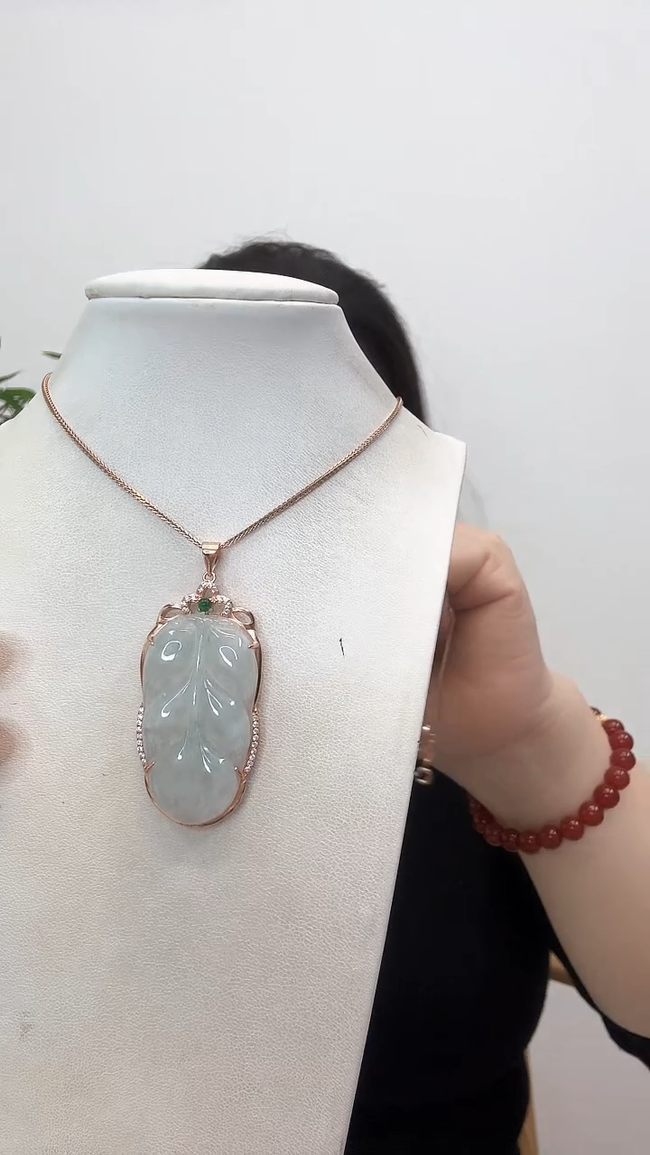 【闪购商品】翡翠吊坠(赠链)银S925镶嵌叶子玫瑰边