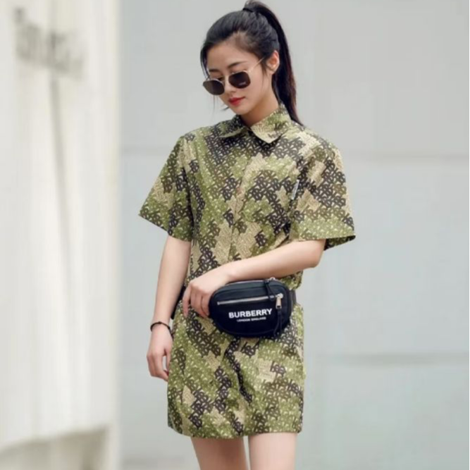 99新 BURBERRY/博柏利 海囤J/巴宝莉/36码/css26380