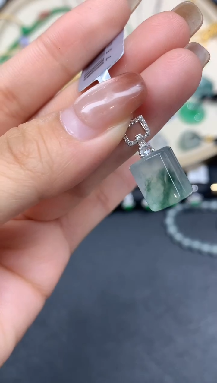 吊坠(不含链)18K金镶嵌翡翠吊坠A379|8800