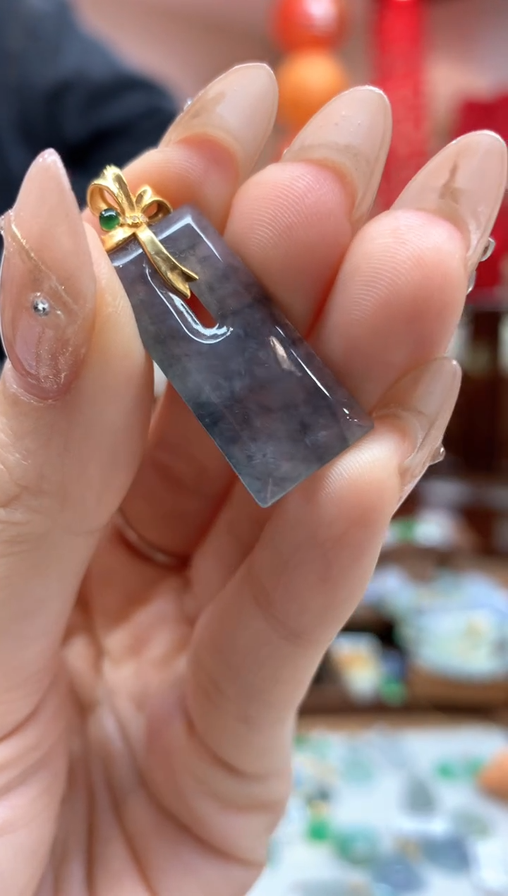 【闪购商品】翡翠吊坠(不含链)18K金镶嵌方扣