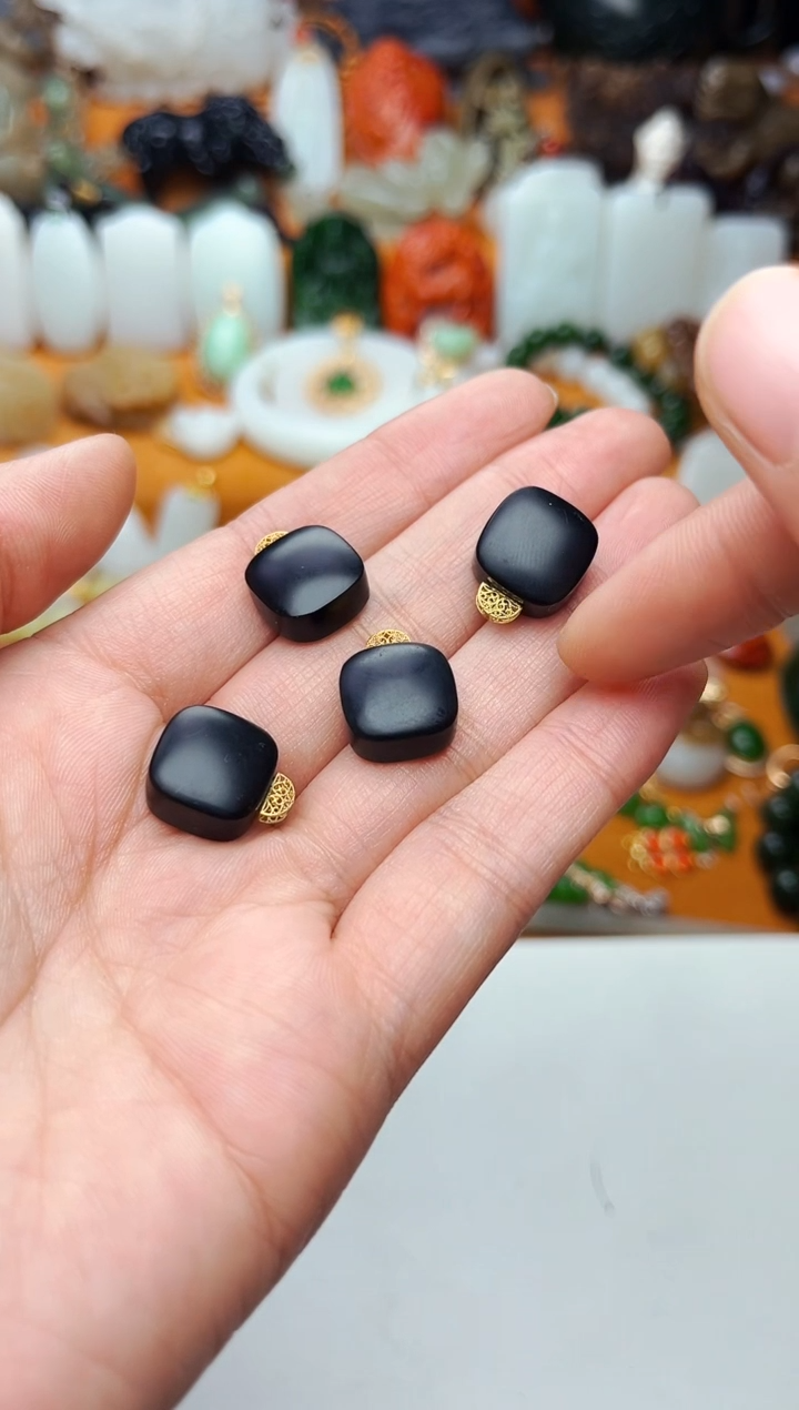 【闪购商品】和田玉颈饰18K金镶嵌方糖多样性拍一发一