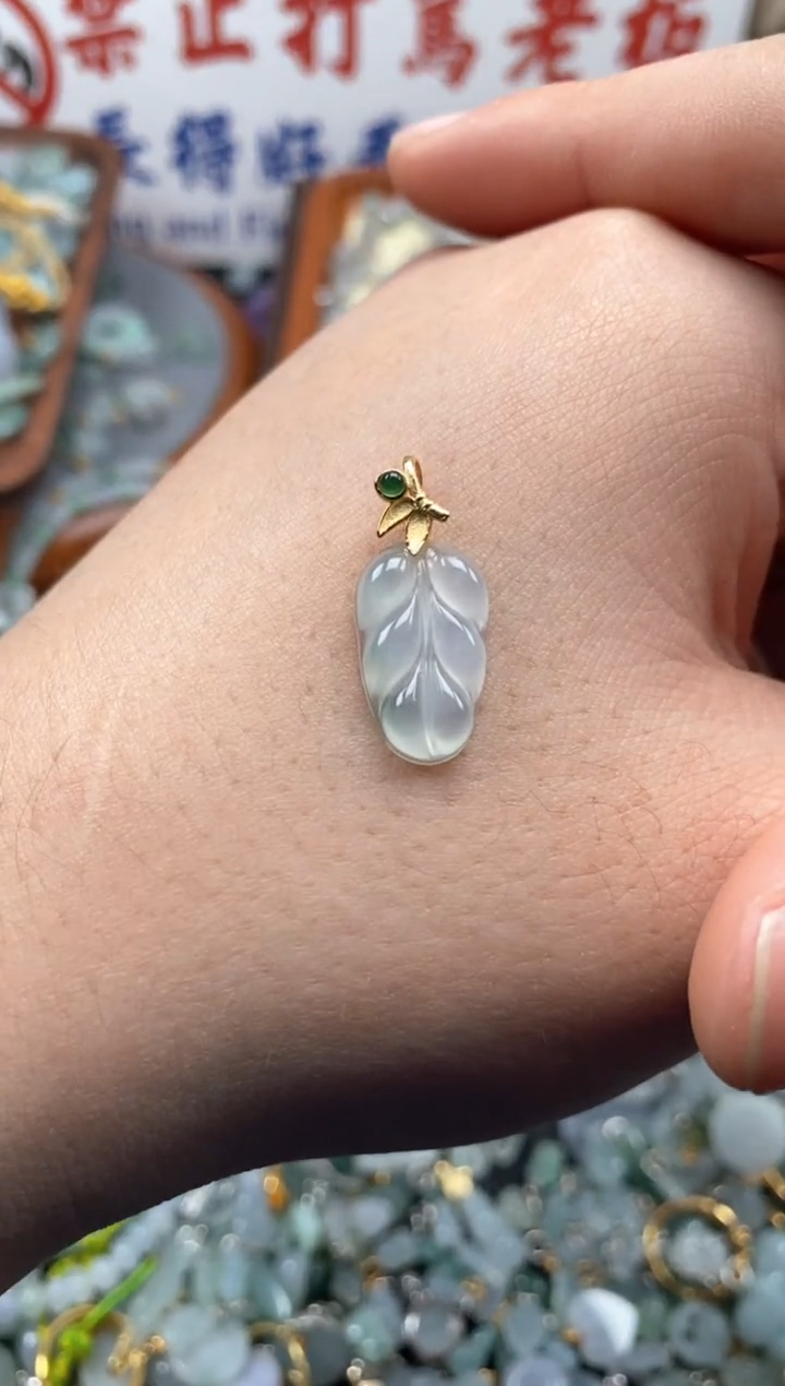 【闪购商品】翡翠颈饰未镶嵌哥哥