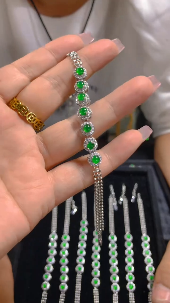 【闪购商品】翡翠手链未镶嵌0330356948多样性发其一