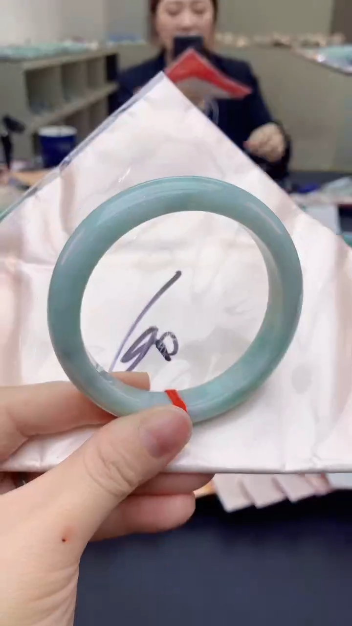 【闪购商品】翡翠手镯未镶嵌0213275066