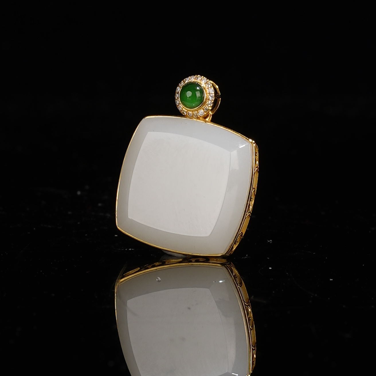 XX03703二十世纪和田玉无事牌挂坠