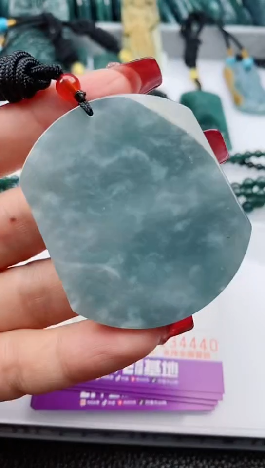 【闪购商品】翡翠颈饰未镶嵌