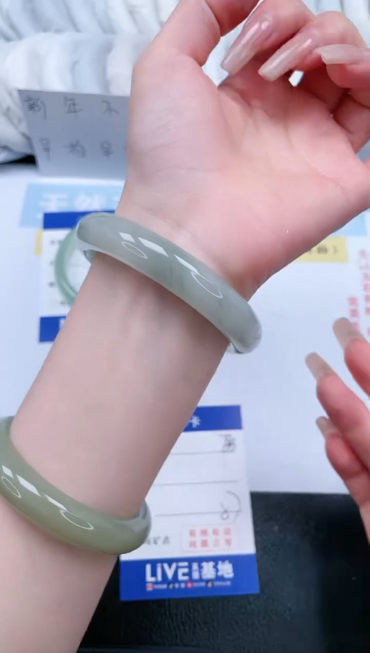 【闪购商品】石英质玉手镯未镶嵌T33-57