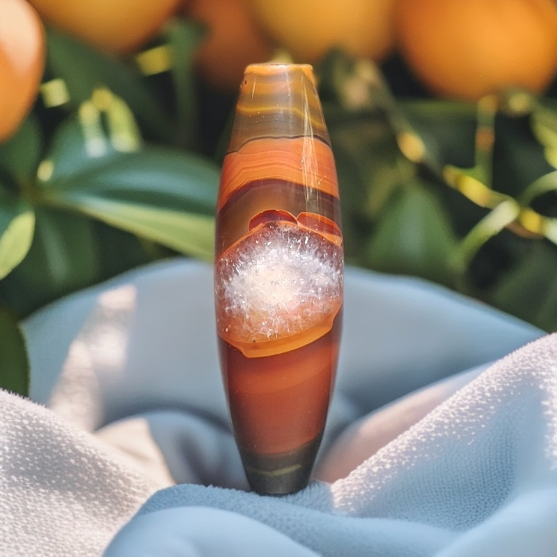 天然巴西玛瑙 尺寸：45*13.8 红色多彩水晶凤眼天珠 适合吊坠锁骨