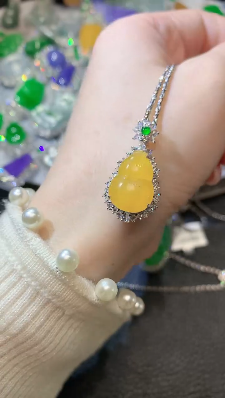 【闪购商品】翡翠吊坠(不含链)18K金镶嵌D38 