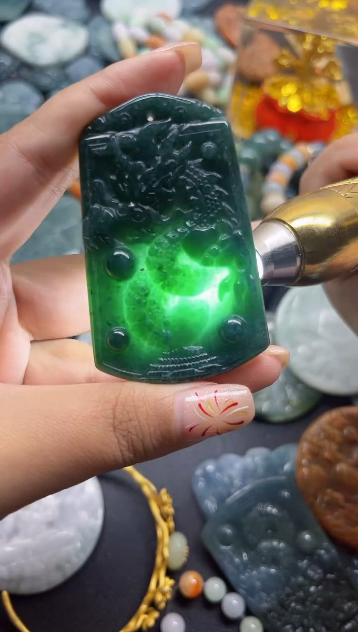 【闪购商品】翡翠颈饰未镶嵌翡翠