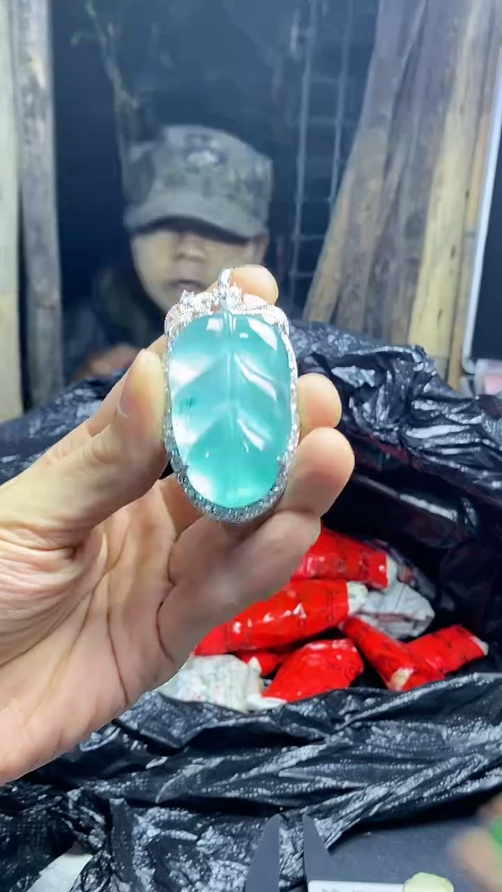 满色吊坠 所见即所得!