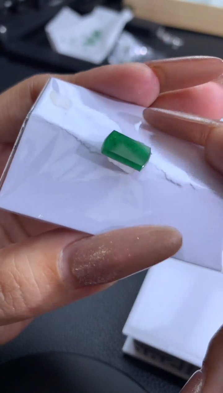 【闪购商品】定制翡翠未镶嵌翡翠
