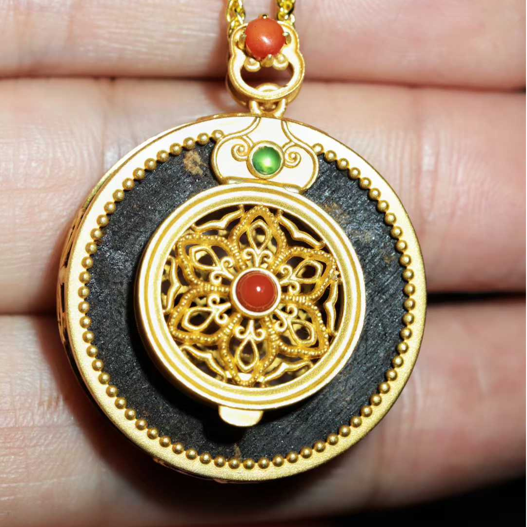 沉香【予香】2.7cm-8.9g正区越南芽庄棋楠香囊挂坠