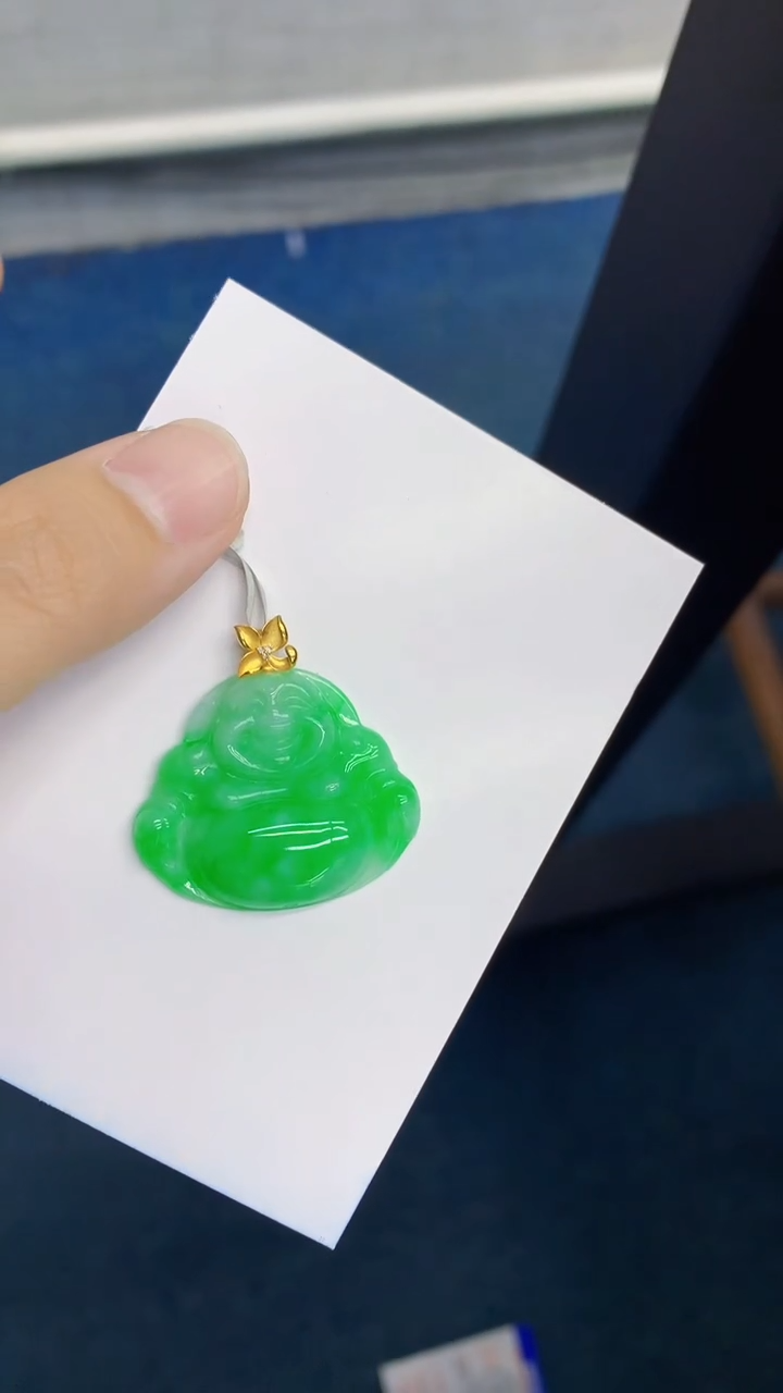 翡翠18K金镶嵌颈饰             1