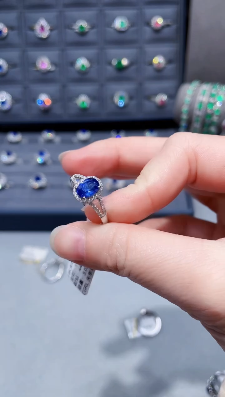 【闪购商品】蓝宝石戒指18K金镶嵌1.22克拉