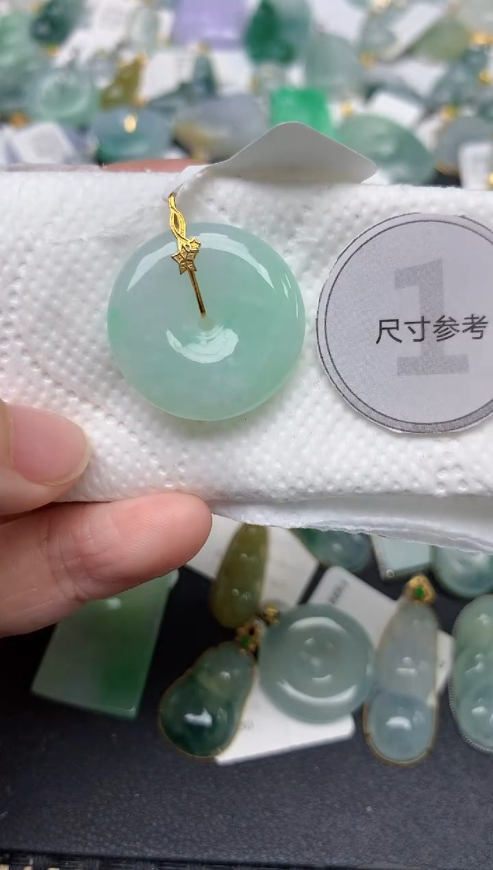 颈饰18K金镶嵌翡翠天然缅甸A货翡翠