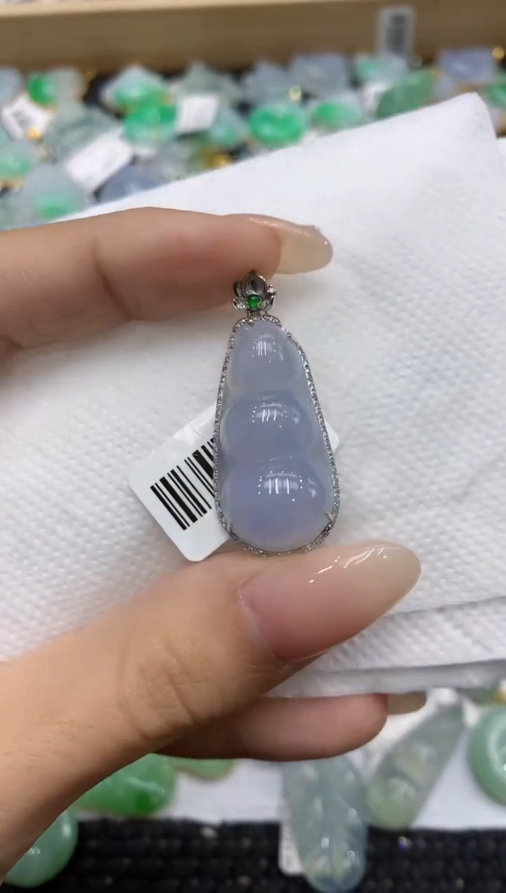 翡翠18K金镶嵌颈饰111111111111