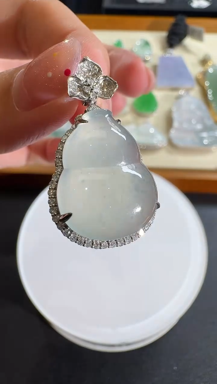 【闪购商品】翡翠吊坠(不含链)18K金镶嵌【源头工厂】钻石镶嵌