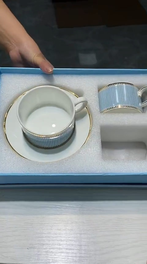 瓷片生活的本意是开心啊@@1